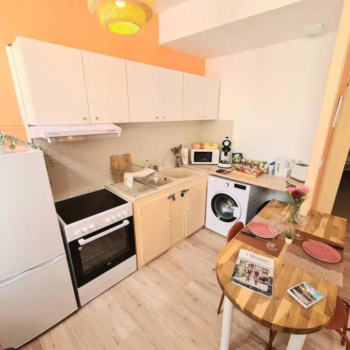 Le Tropical - Local A Velos Au Centre Historique Тонер Екстериор снимка