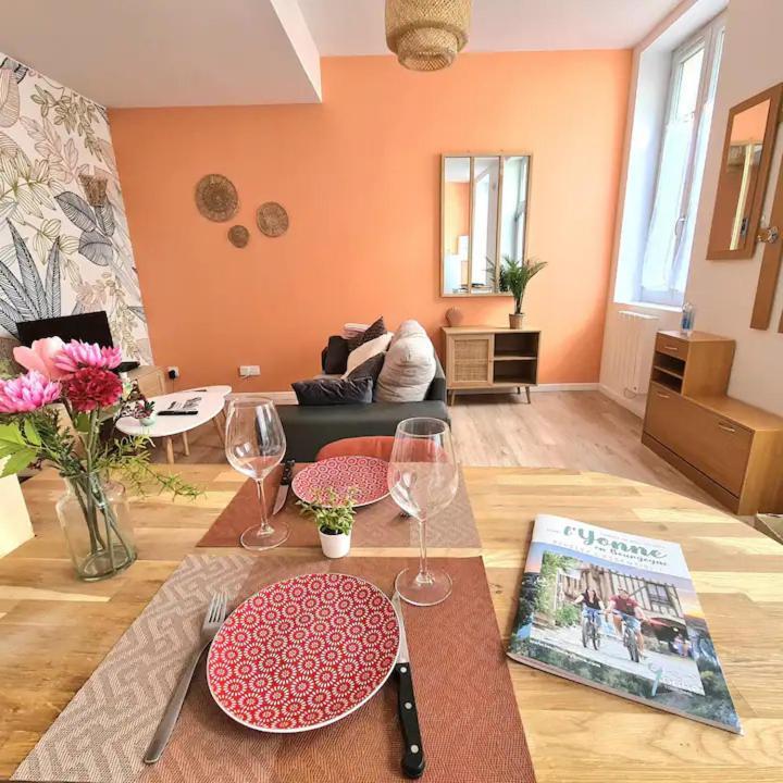 Le Tropical - Local A Velos Au Centre Historique Тонер Екстериор снимка
