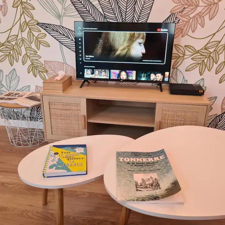 Le Tropical - Local A Velos Au Centre Historique Тонер Екстериор снимка